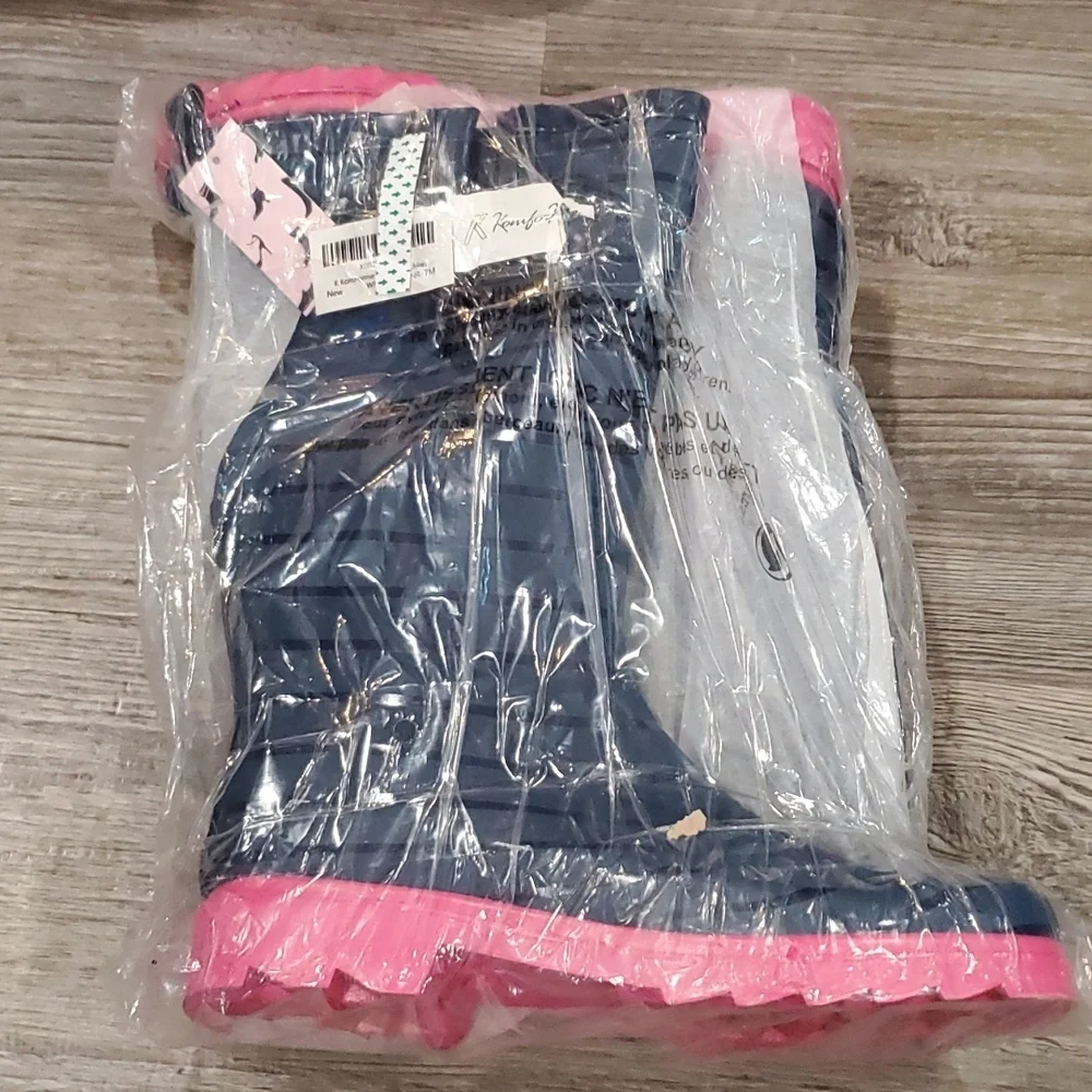 K Komforme Tall Fashion Rainboots - Picture 2 of 3